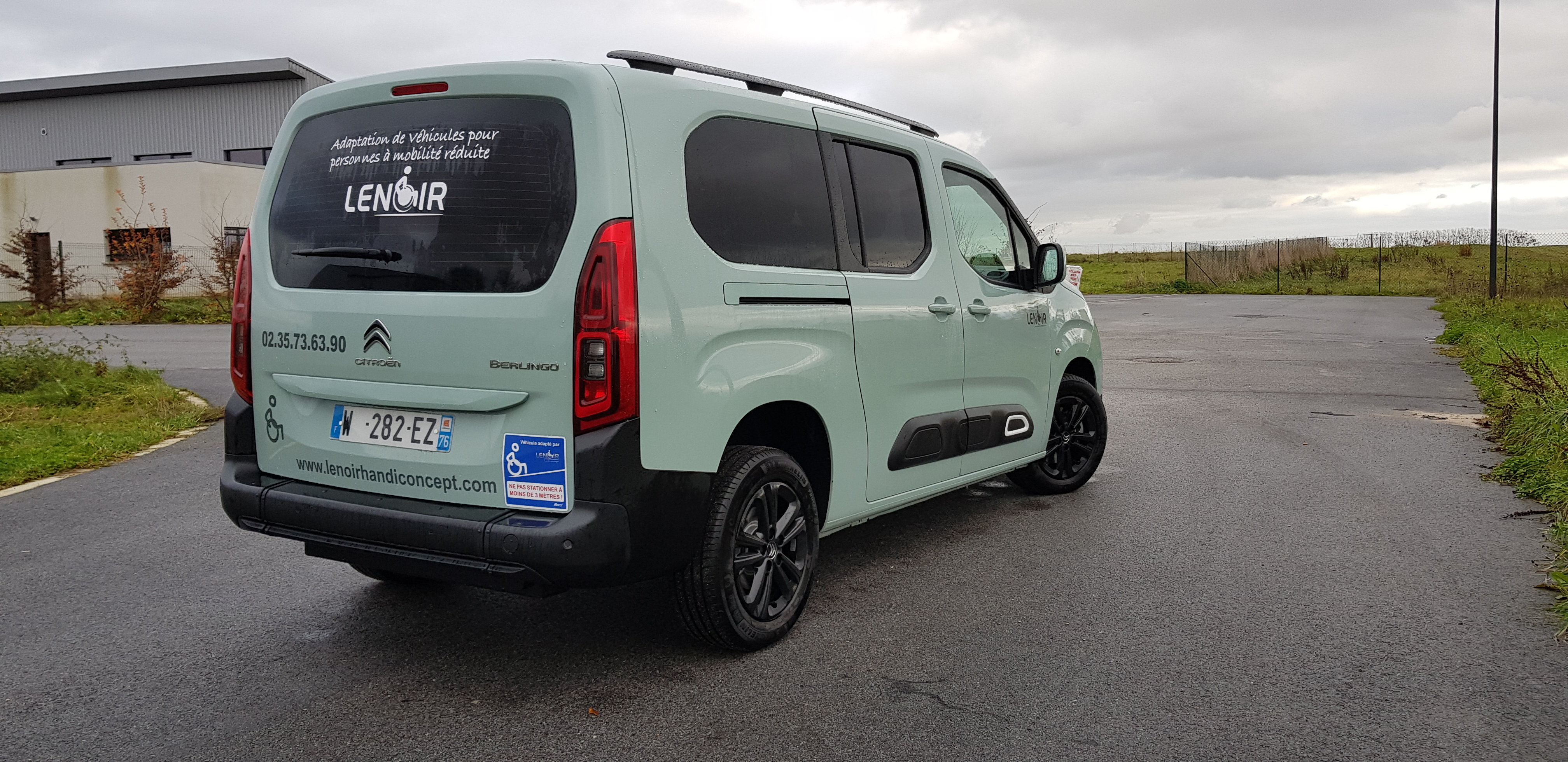 Citroën Berlingo XL - 5 ou 4🚹+1♿ ou 7🚹 - Lenoir Handi Concept