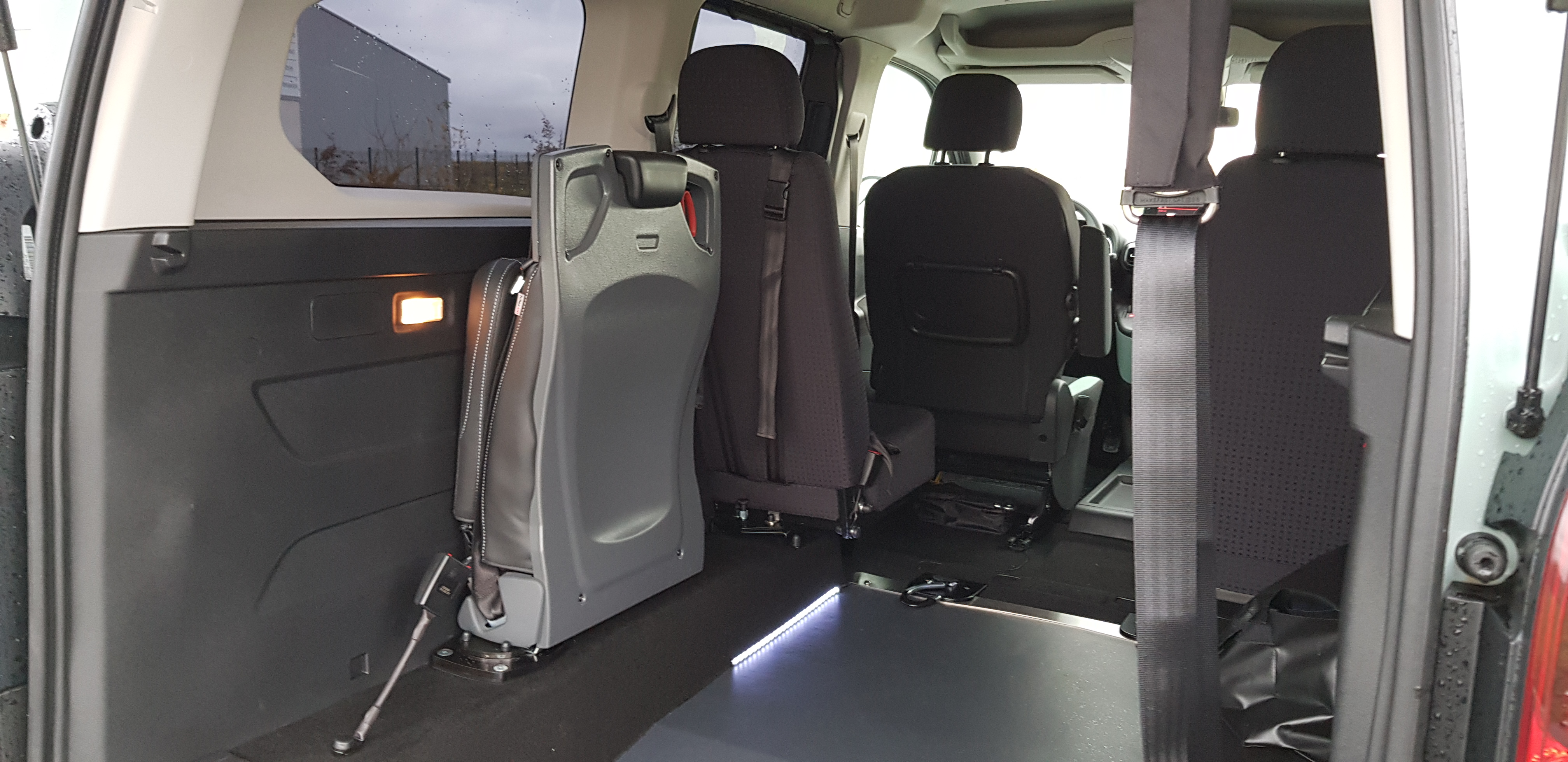 4-2. CITROEN Berlingo XL TPMR – BVM6-GO- 4🚹+1♿ – 41 400€ - Lenoir Handi  Concept