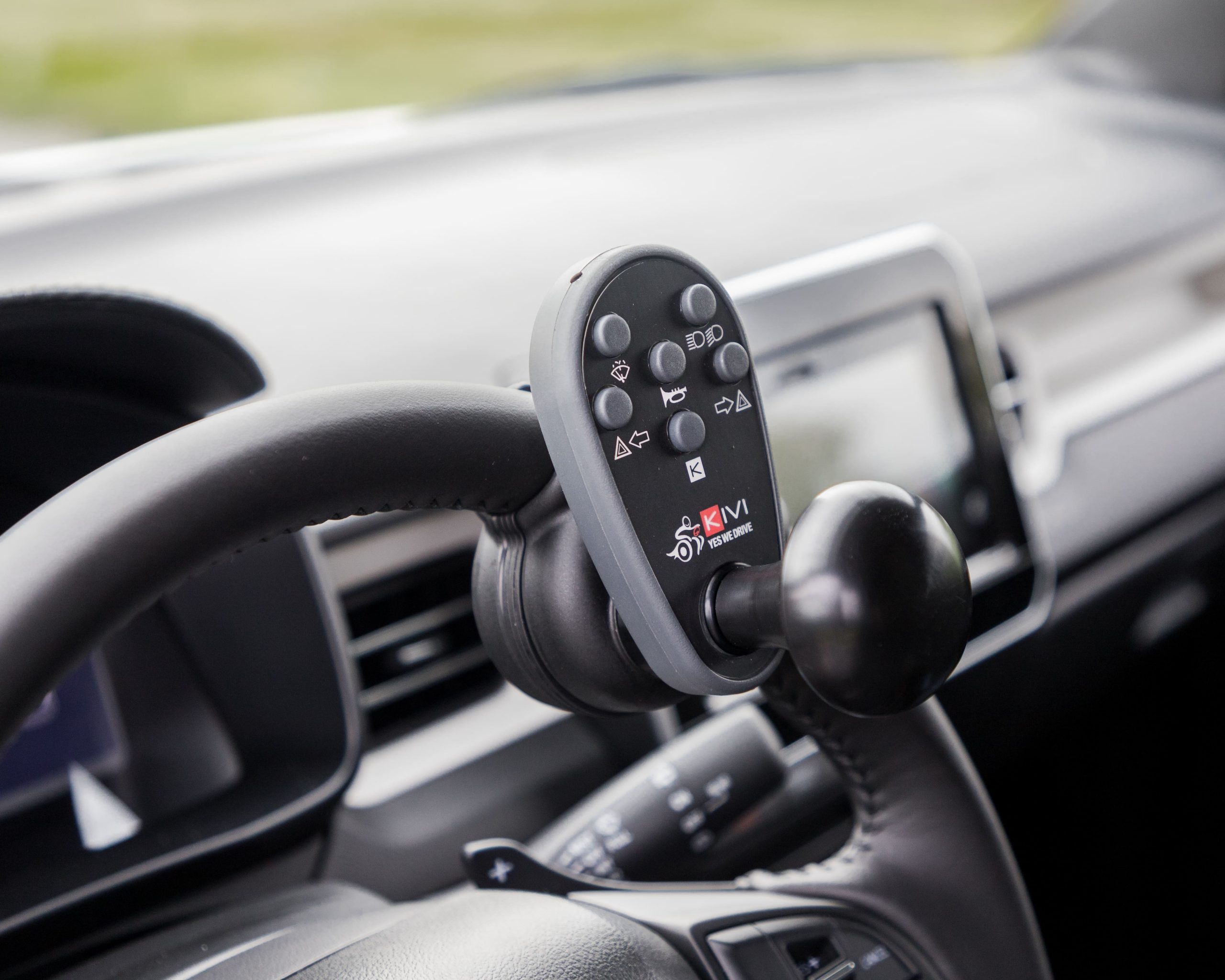 Boule au volant multifonctions pour personne hémiplégique sur St