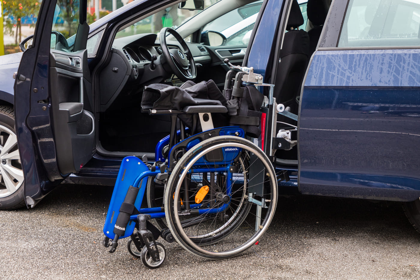 Transfert du fauteuil - Bras robots chargeurs - Lenoir Handi Concept