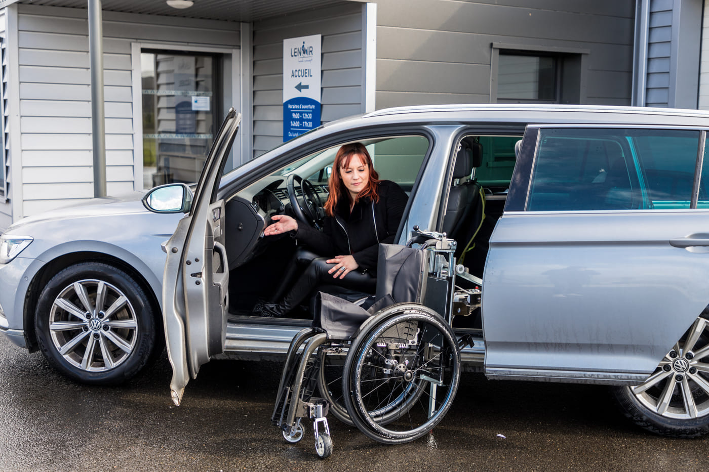Robot chargeur fauteuil roulant chargement fauteuil roulant voiture