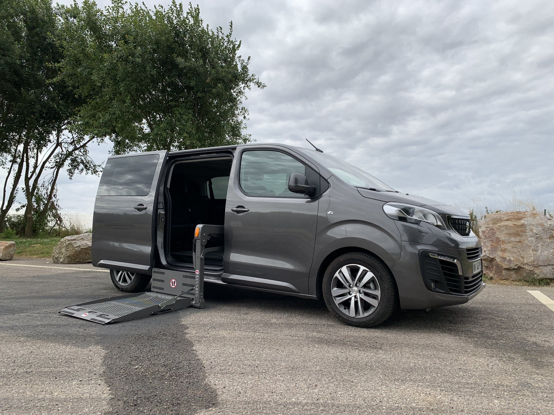 Adaptation de véhicules TPMR et aménagements pour fauteuils roulants