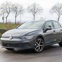 Voiture auto-école équipée